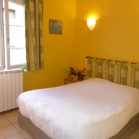 Hotel Logis De L'isard Saint-Lary (Ariege)