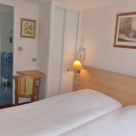 Logis Restaurant De L'isard Hotel