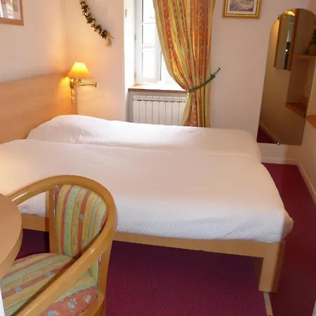 Logis Hotel Restaurant Auberge De L'Isard Saint-Lary-Soulan