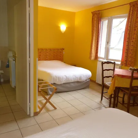 Logis Hotel Restaurant Auberge De L'Isard Saint-Lary-Soulan