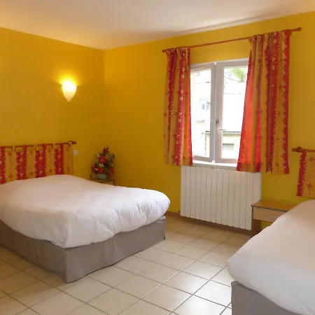 Hotel Logis Hotel Restaurant Auberge De L'Isard 3*