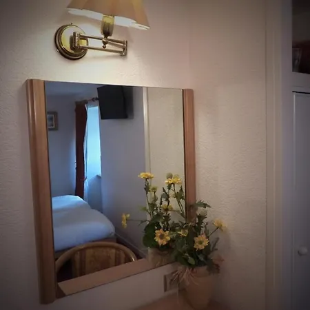 Hotel Logis De L'isard Saint-Lary (Ariege)