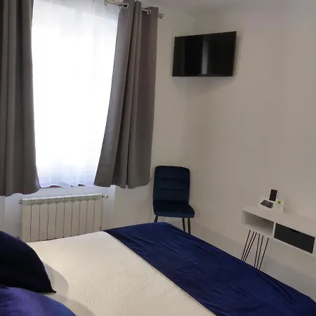 Logis Hotel Restaurant Auberge De L'Isard 3*