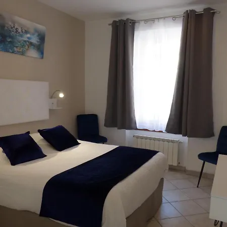 Logis Hotel Restaurant Auberge De L'Isard Hotel 3*
