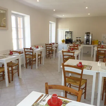 Logis Hotel Restaurant Auberge De L'Isard Saint-Lary-Soulan