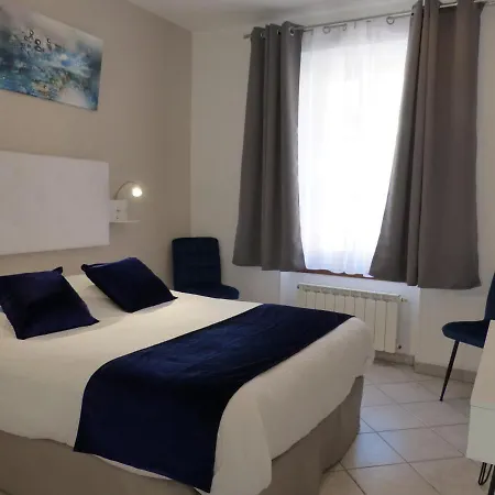 Logis Hotel Restaurant Auberge De L'Isard 3* Saint-Lary-Soulan