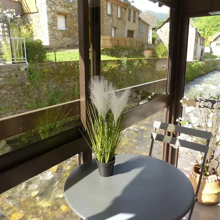 Logis Hotel Restaurant Auberge De L'Isard Saint-Lary-Soulan