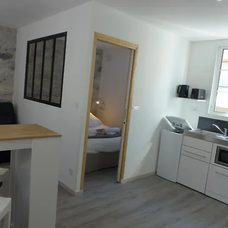 Logis Hotel Restaurant Auberge De L'Isard Hotel 3*