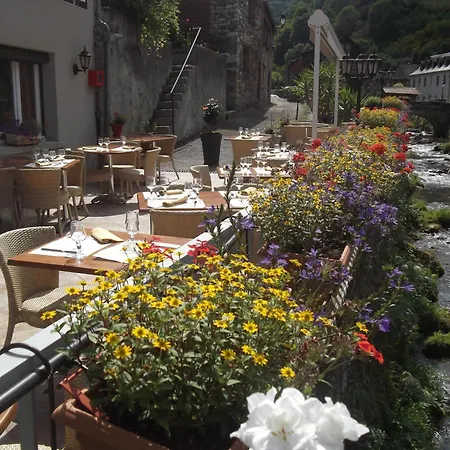 Logis Hotel Restaurant Auberge De L'Isard 3*