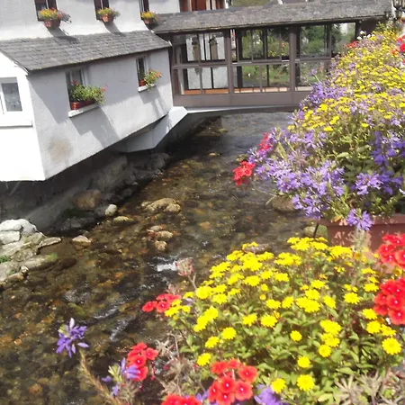 Hotel Logis Hotel Restaurant Auberge De L'Isard