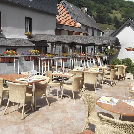 Hotel Logis Hotel Restaurant Auberge De L'Isard