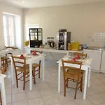 فندق Logis De L'isard