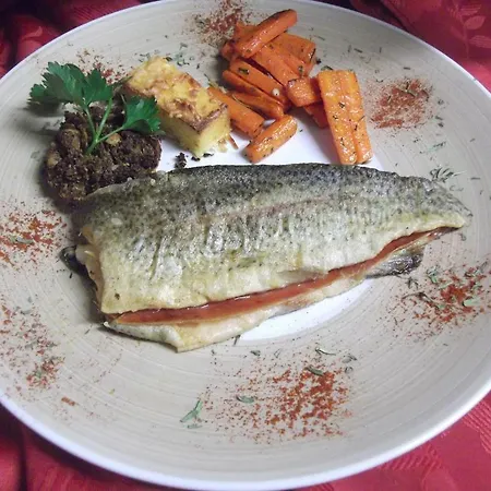 Hotel Logis De L'isard 3*